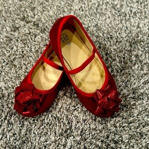 Red bow sparkle shoes